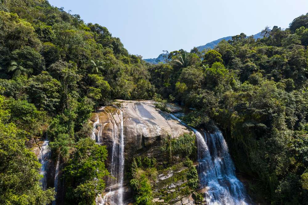 Cachoeira em Ubatuba, São Paulo.