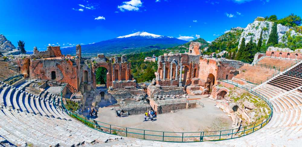 O Teatro Grego. Taormina, Sicília, Itália.