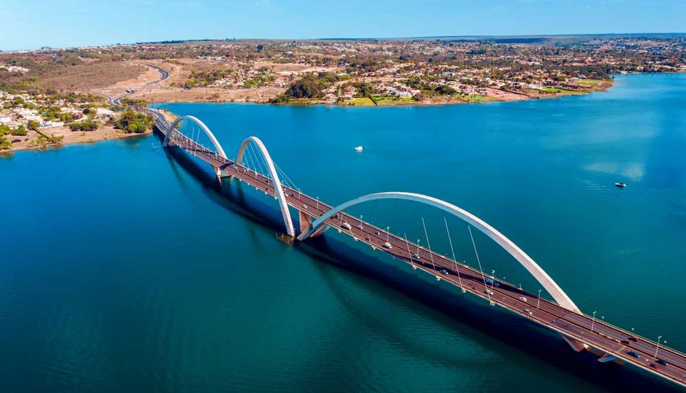 Ponte JK (Juscelino kubitschek), Lago Paranoá, Brasília, Distrito Federal, Brasil.