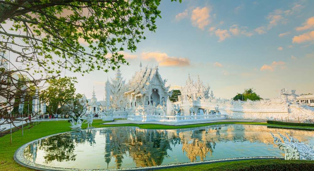 Templo Branco, em Chiang Rai, Tailândia. Tailândia e Singapura.