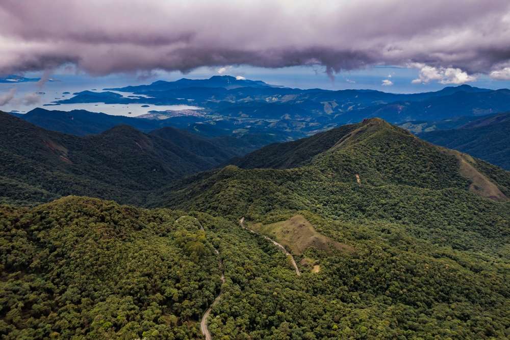 Parque Nacional Serra da Bocaina. Sítio da Pedra da Macela e diversas trilhas para viajantes.