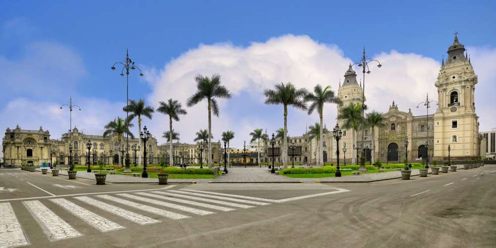Praça do Arcebispo e Palácio do Governo, Plaza de Armas, Lima, Peru.