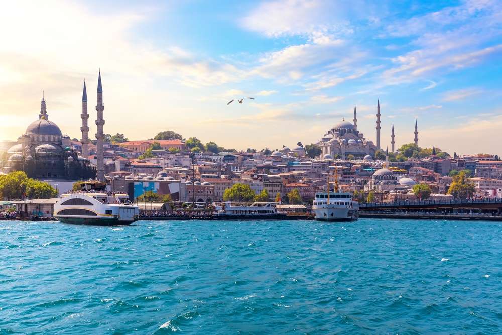 Famosa Mesquita Rustem Pasha e Mesquita Suleymaniye, Bósforo, Istambul.