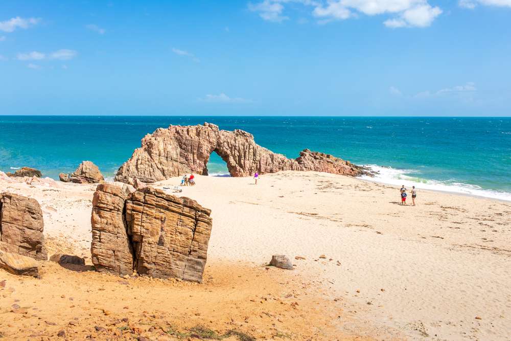 Vista panorâmica da Pedra Perfurada. Jericoacoara - Ceará - Brasil.