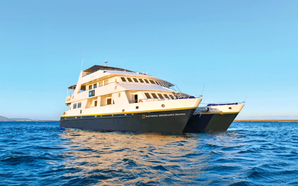 Navio National Geographic Delfina