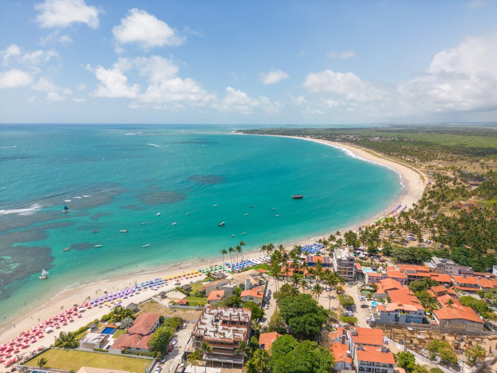 Férias de janeiro: destinos perfeitos para curtir o verão brasileiro